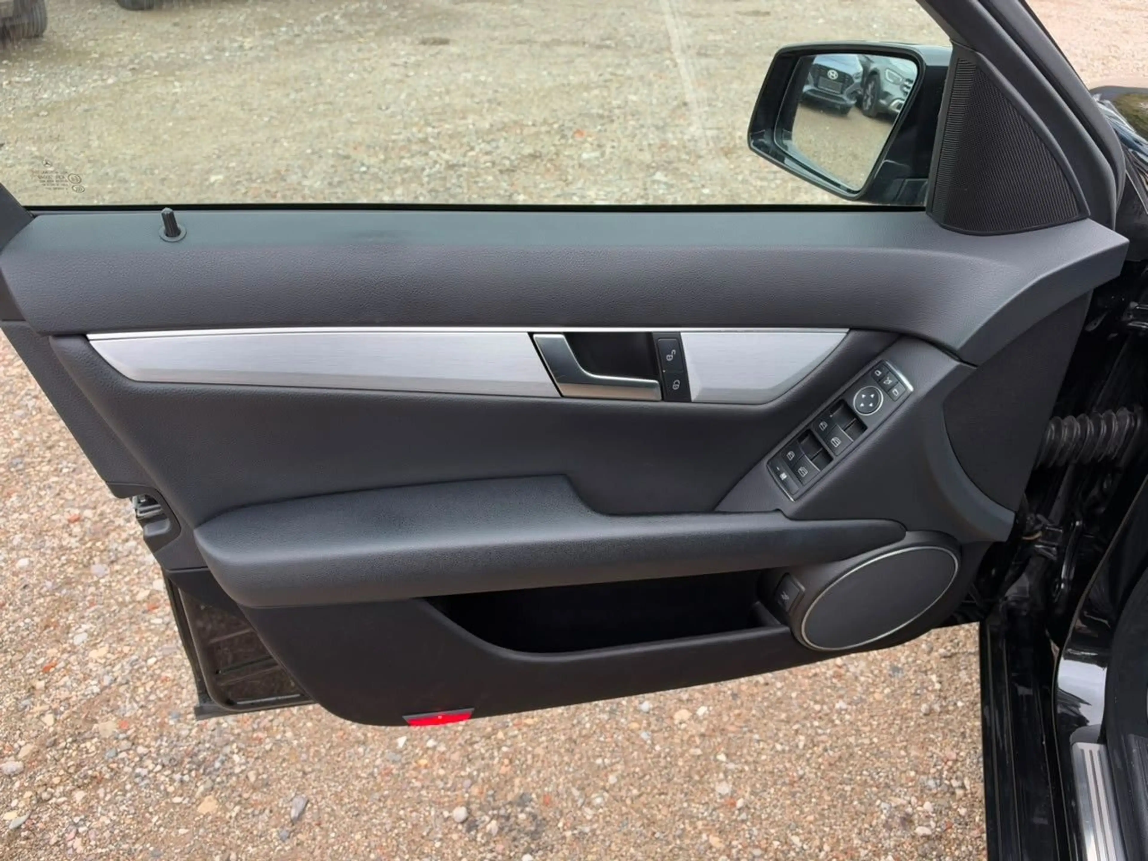 Mercedes-Benz C 220 Limousine CDI BlueEfficiency Avantgarde — photo 13