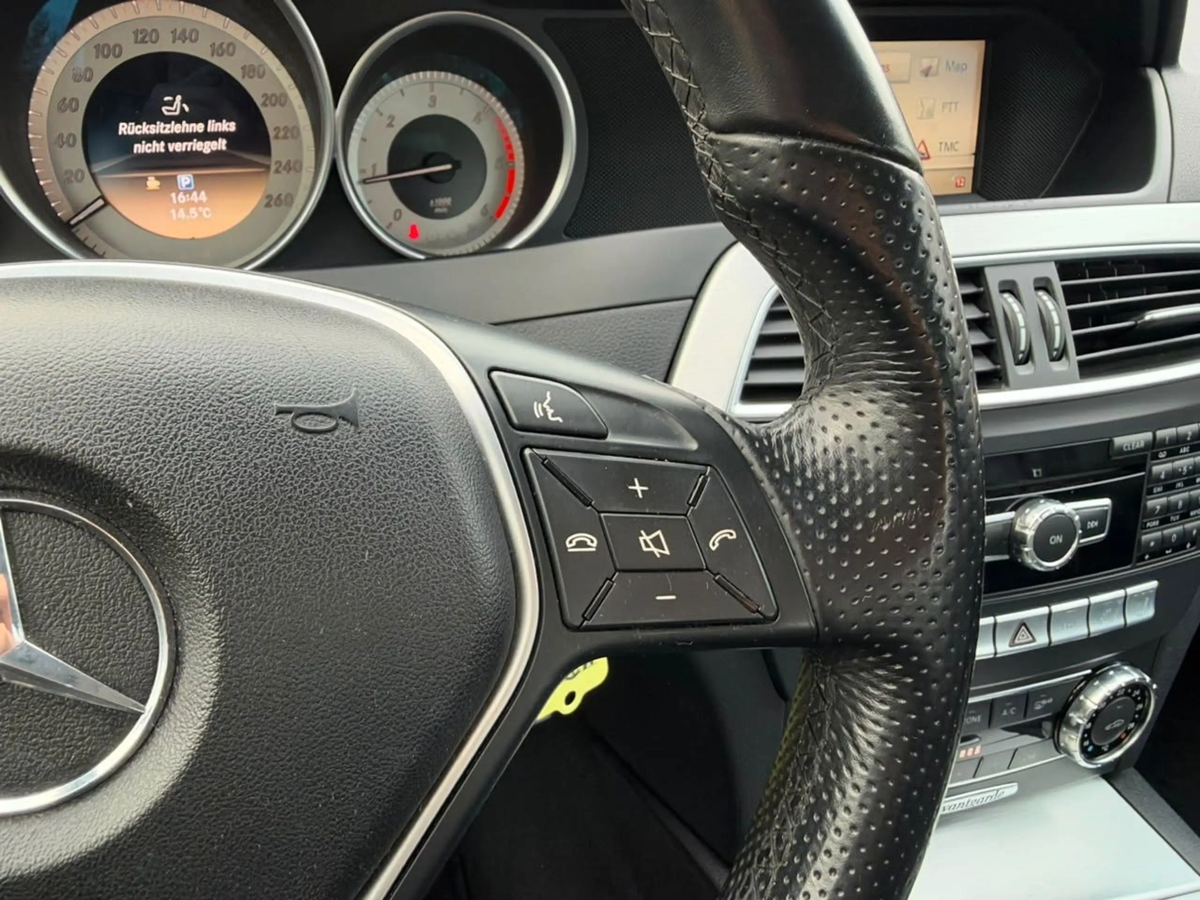Mercedes-Benz C 220 Limousine CDI BlueEfficiency Avantgarde — photo 26