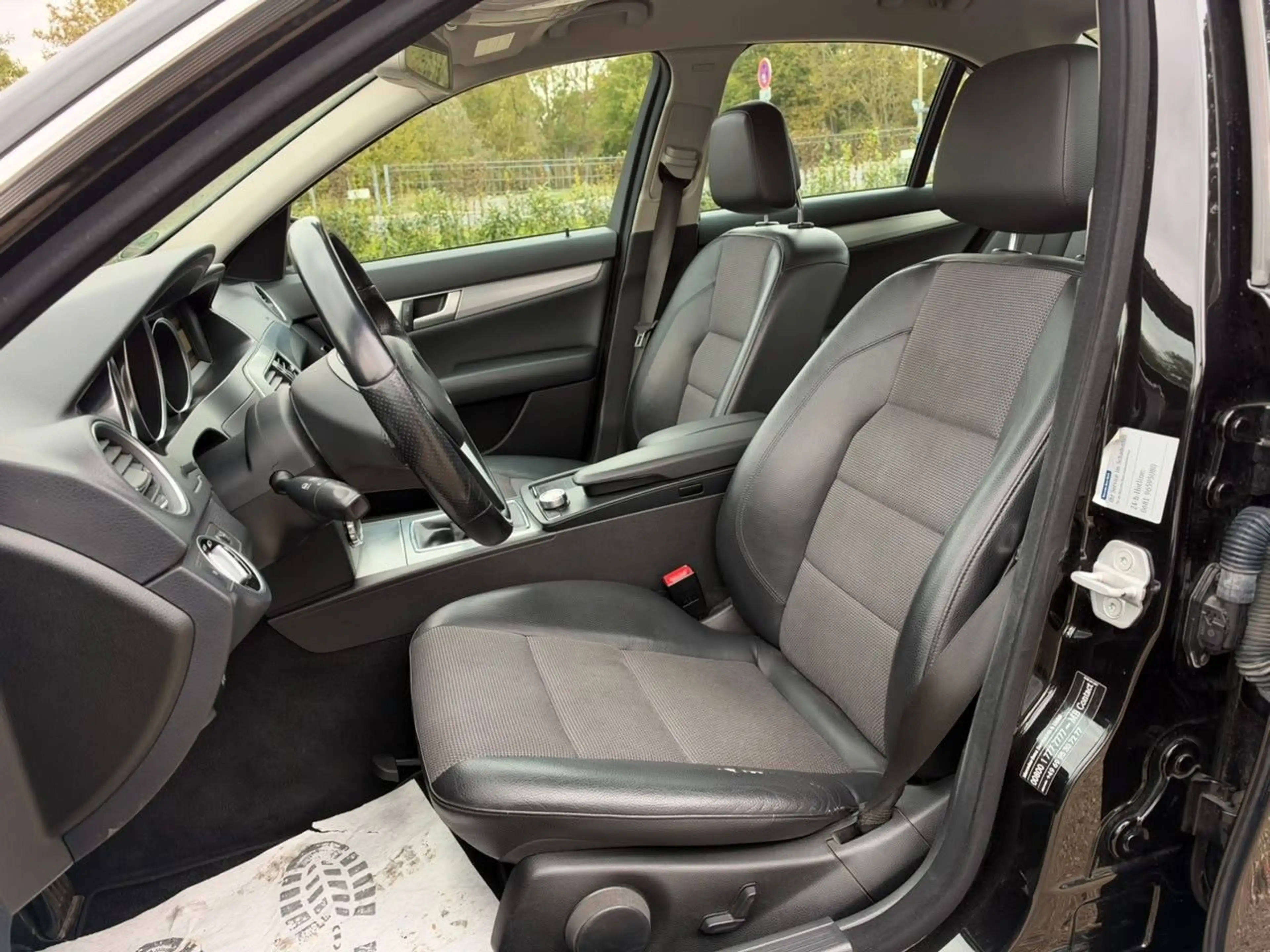 Mercedes-Benz C 220 Limousine CDI BlueEfficiency Avantgarde — photo 11