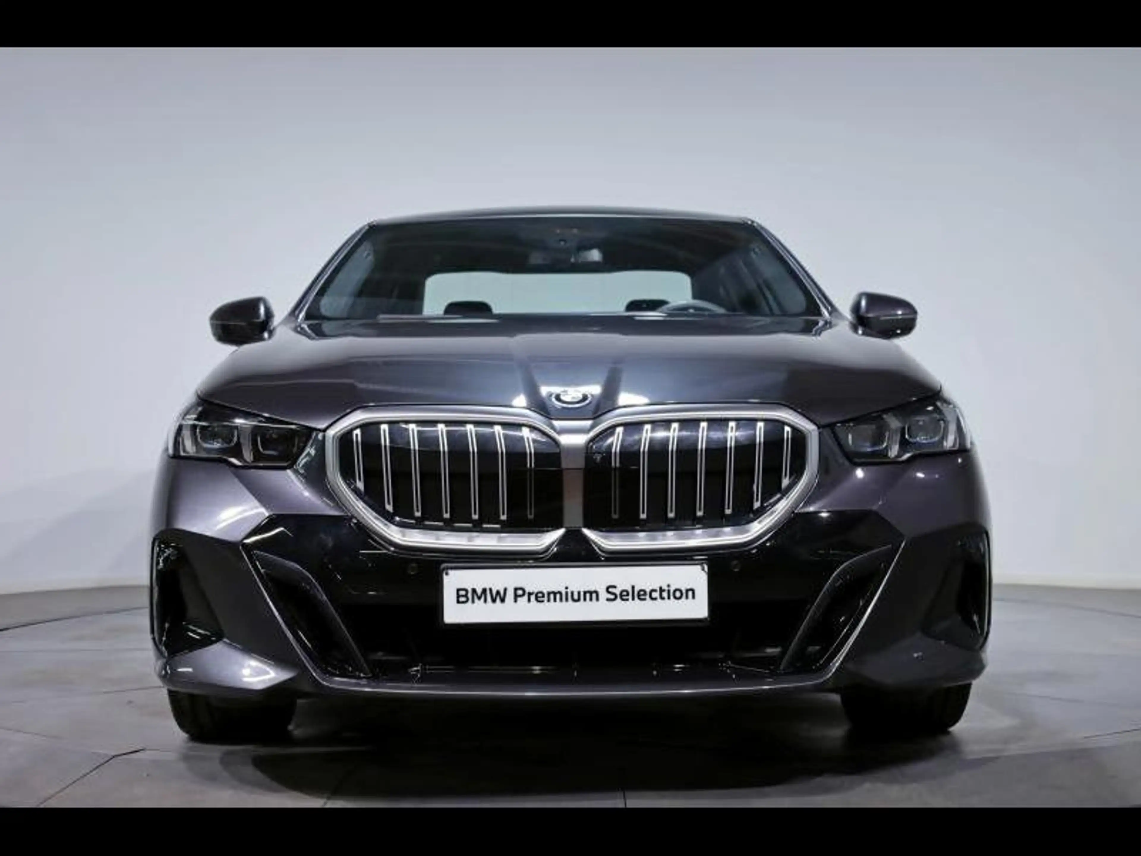 BMW 550 e xDrive Berline Kit M Sport — photo 2