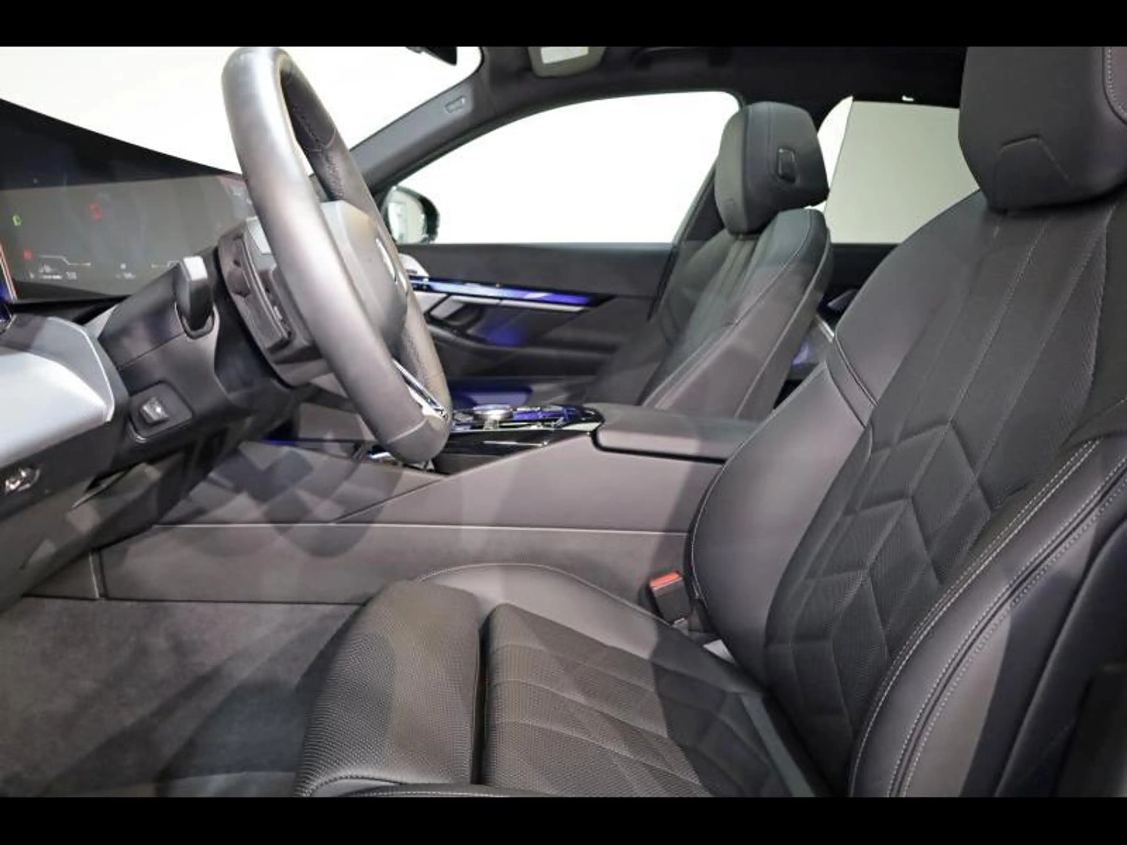BMW 550 e xDrive Berline Kit M Sport — photo 9