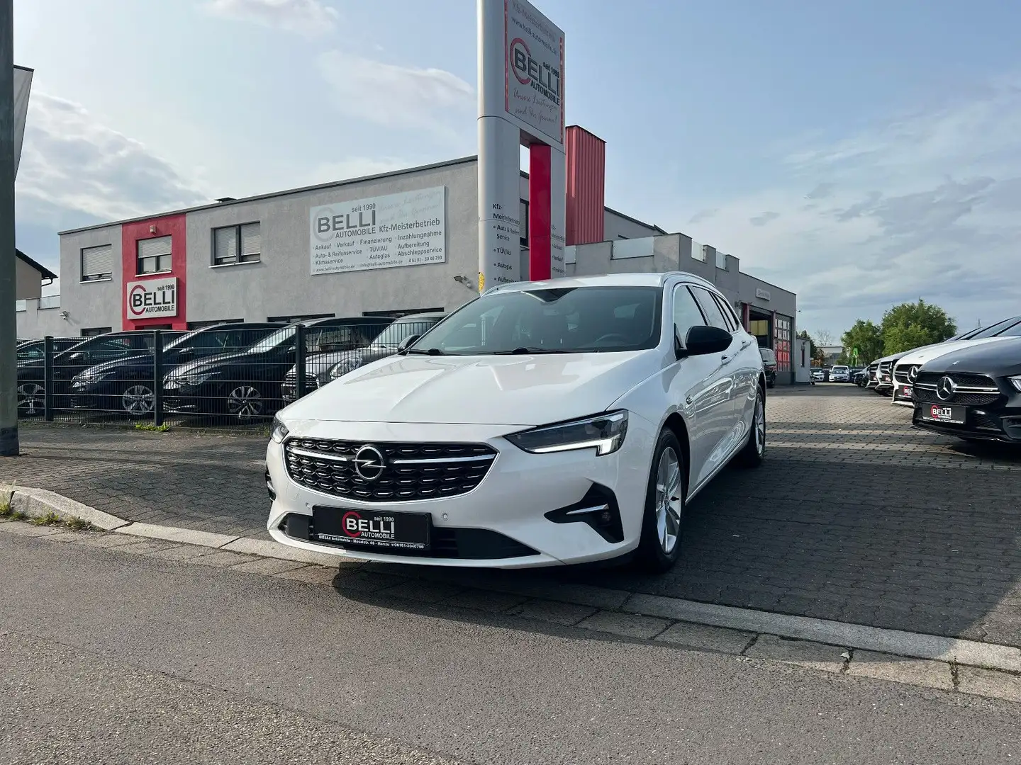 Opel Insignia B Sports Tourer Business FINANZIERUNG Weiß - 1