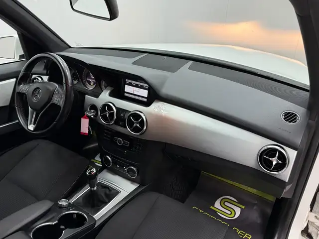 Mercedes-Benz GLK view 10