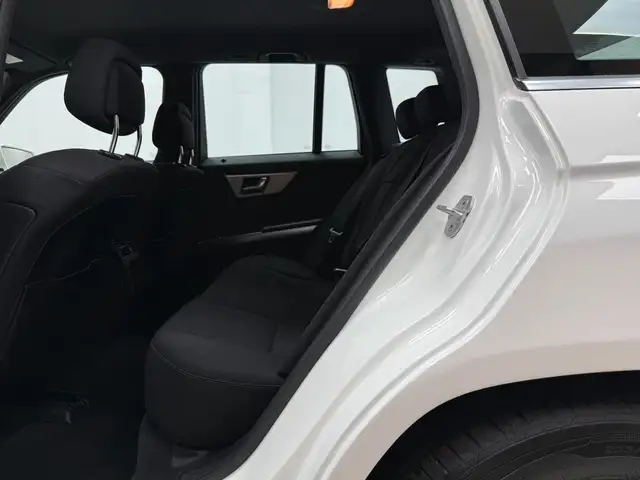 Mercedes-Benz GLK view 13