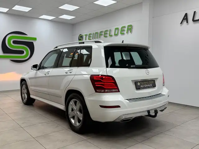 Mercedes-Benz GLK view 5
