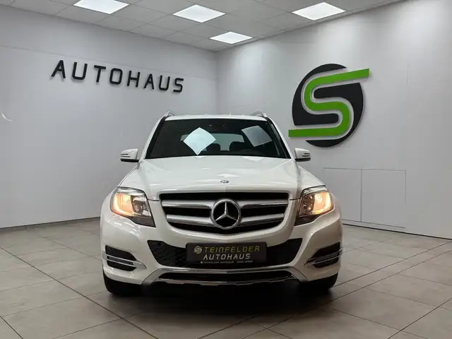 Mercedes-Benz GLK view 2