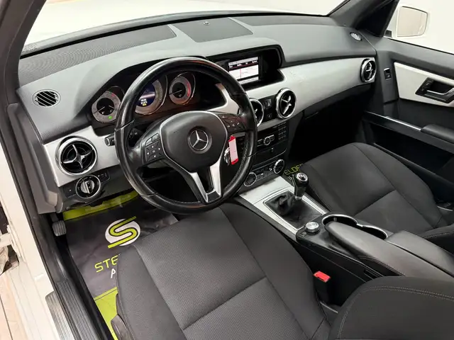 Mercedes-Benz GLK view 9
