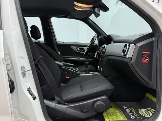 Mercedes-Benz GLK view 12