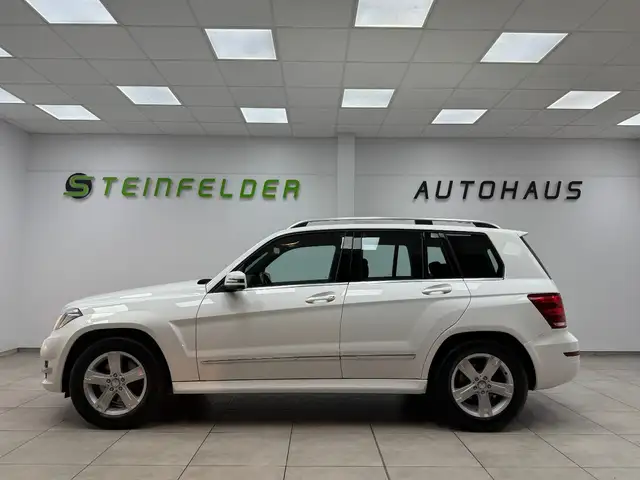 Mercedes-Benz GLK view 4