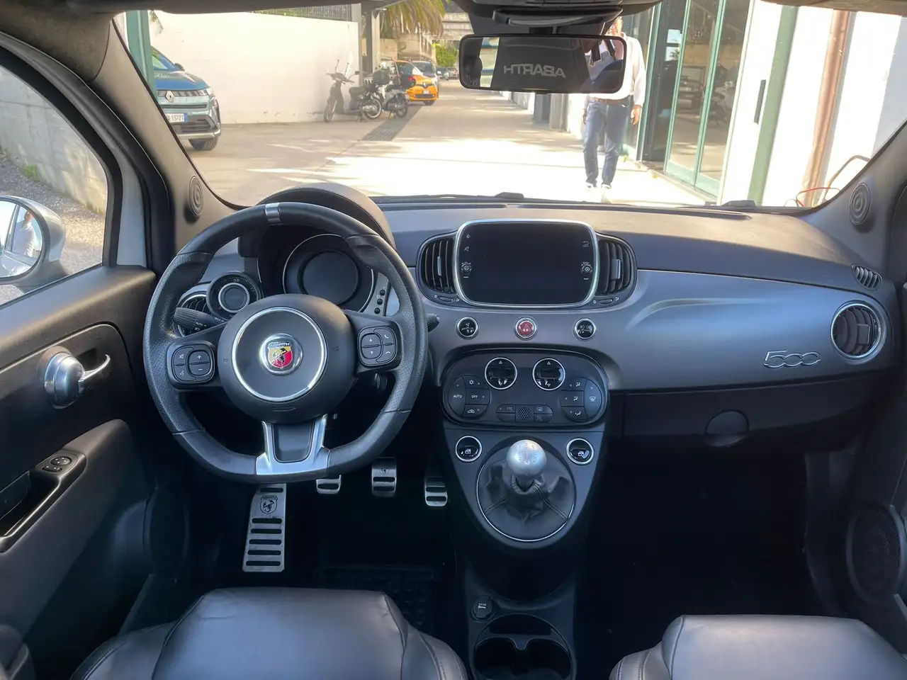 Abarth 595 2021 — фото 11