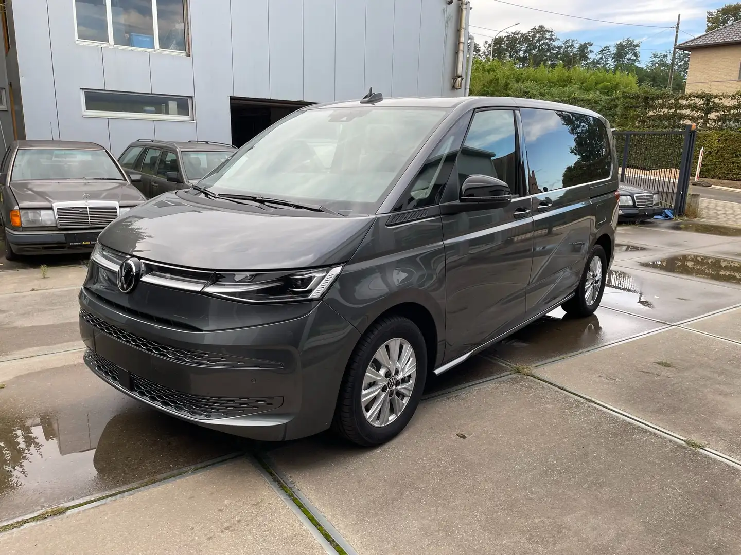 Volkswagen T7 Multivan 1.4 TSI PHEV Life DSG (160 kW) Gris - 2