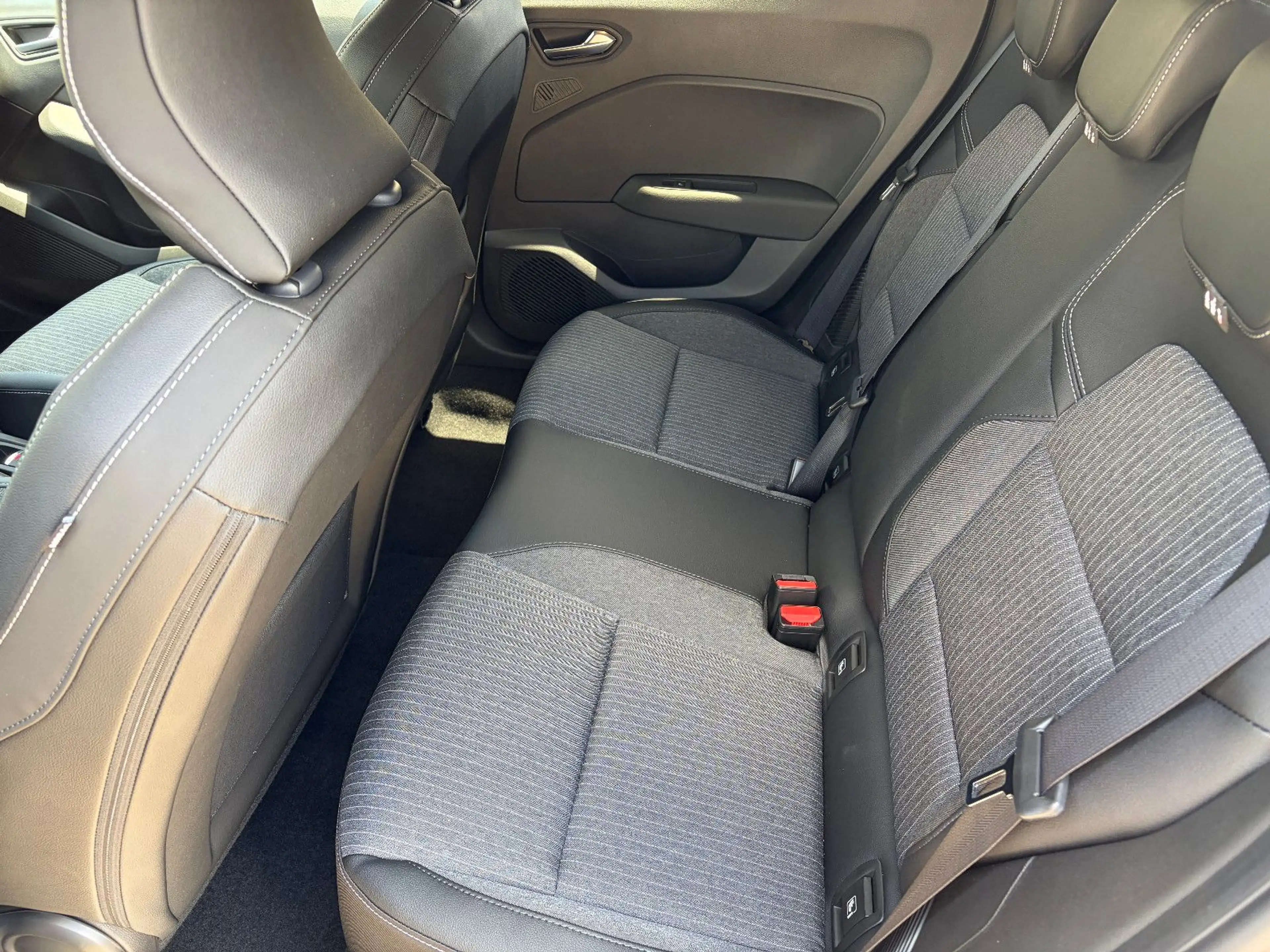 Mitsubishi Colt 1.6 Hybrid Edition, Neupreis 30.000,-€ — photo 15