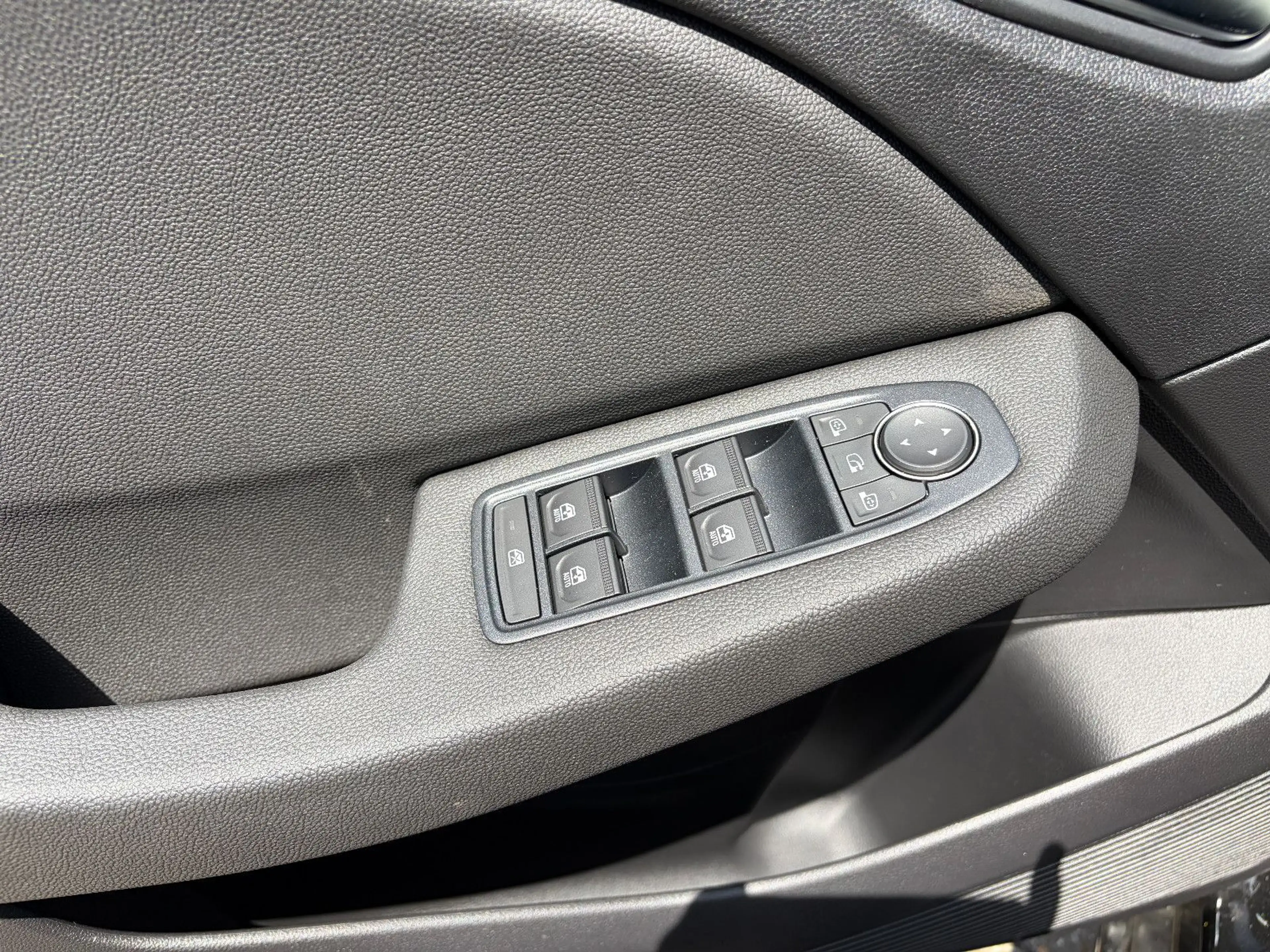 Mitsubishi Colt 1.6 Hybrid Edition, Neupreis 30.000,-€ — photo 14