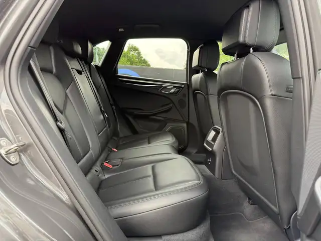 Porsche Macan view 7
