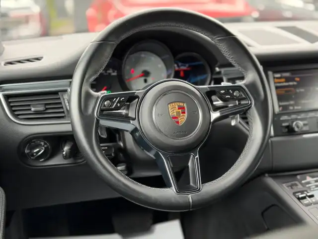 Porsche Macan view 10