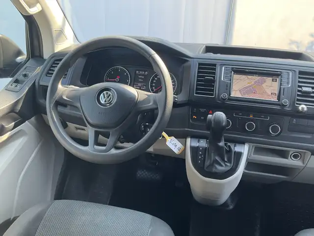Volkswagen Transporter view 13