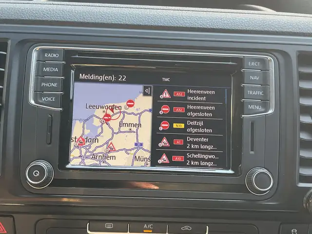 Volkswagen Transporter view 7