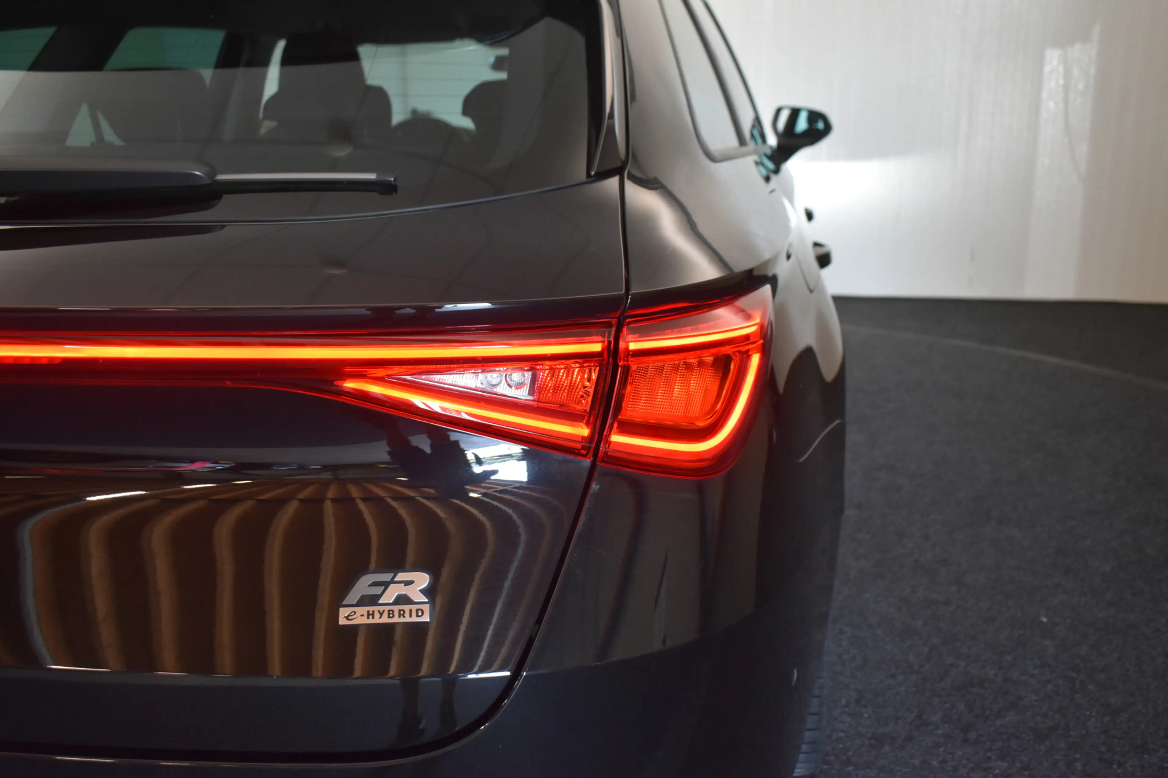 SEAT Leon e-Hybrid Sportstourer 1.4 TSI eHybrid PHEV FR Line 204PK Vi — photo 2