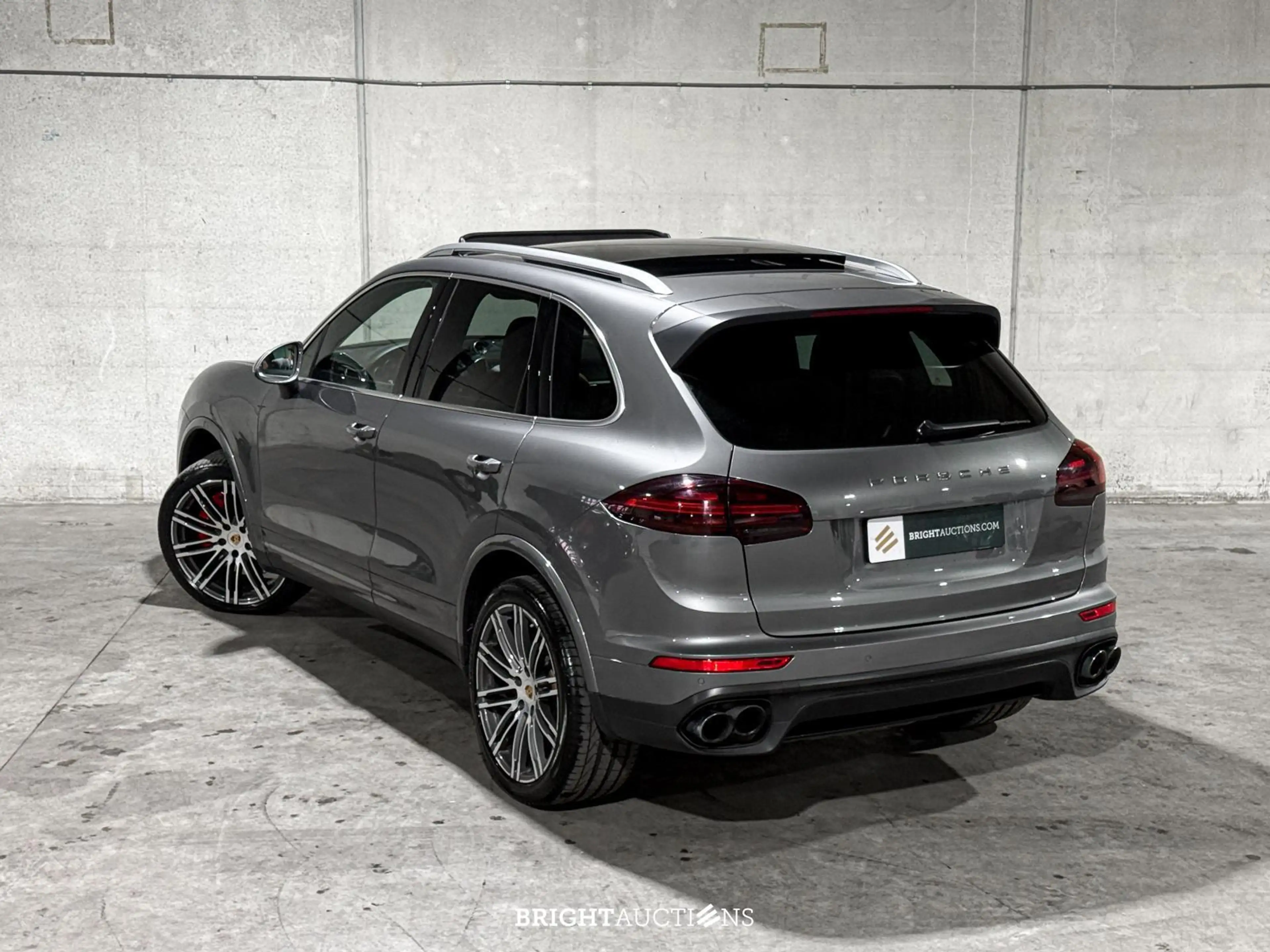 Porsche Cayenne Turbo 4.8 V8 — photo 14
