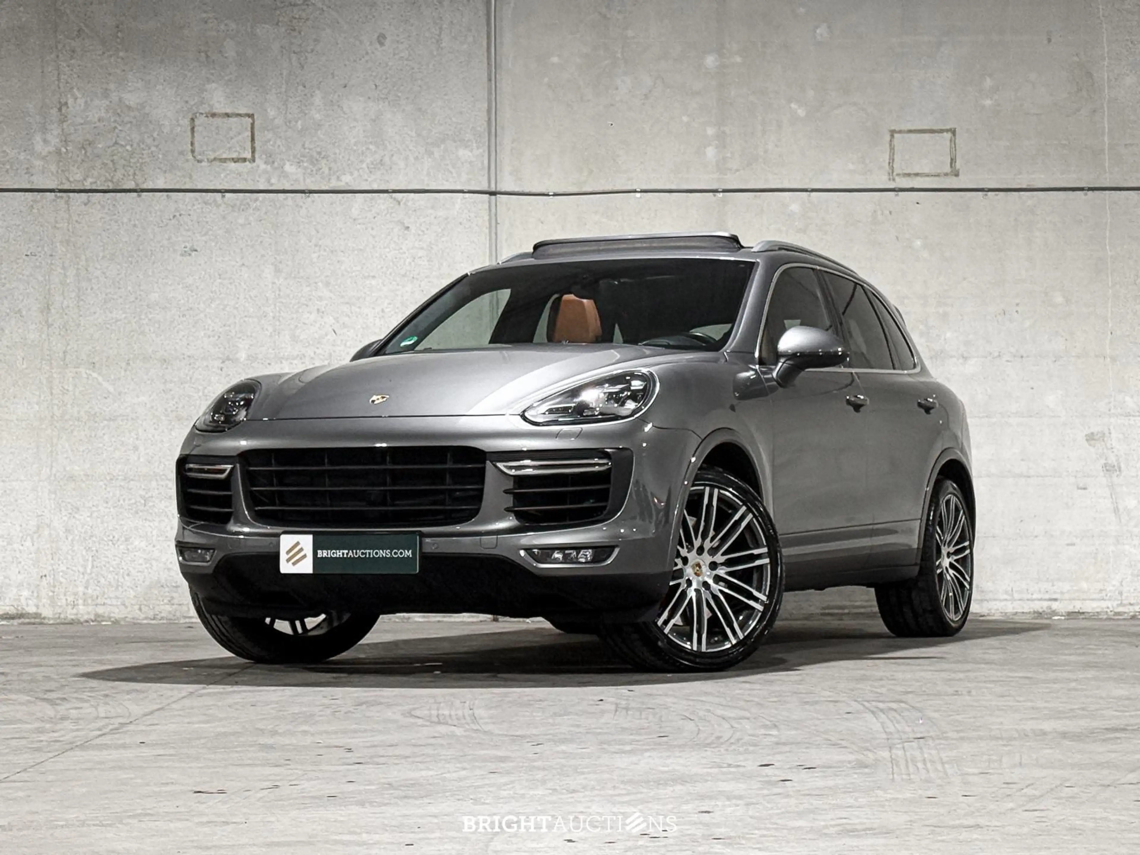 Porsche Cayenne Turbo 4.8 V8 — photo 3