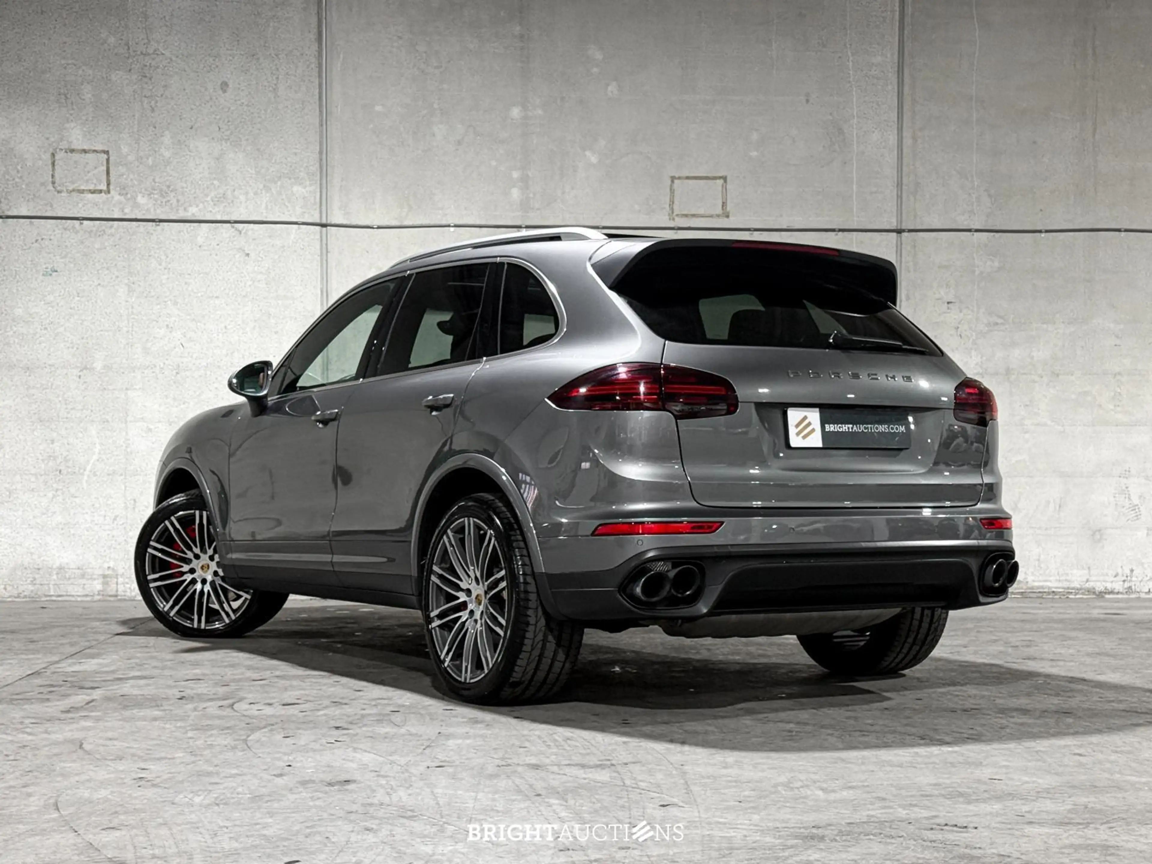 Porsche Cayenne Turbo 4.8 V8 — photo 13