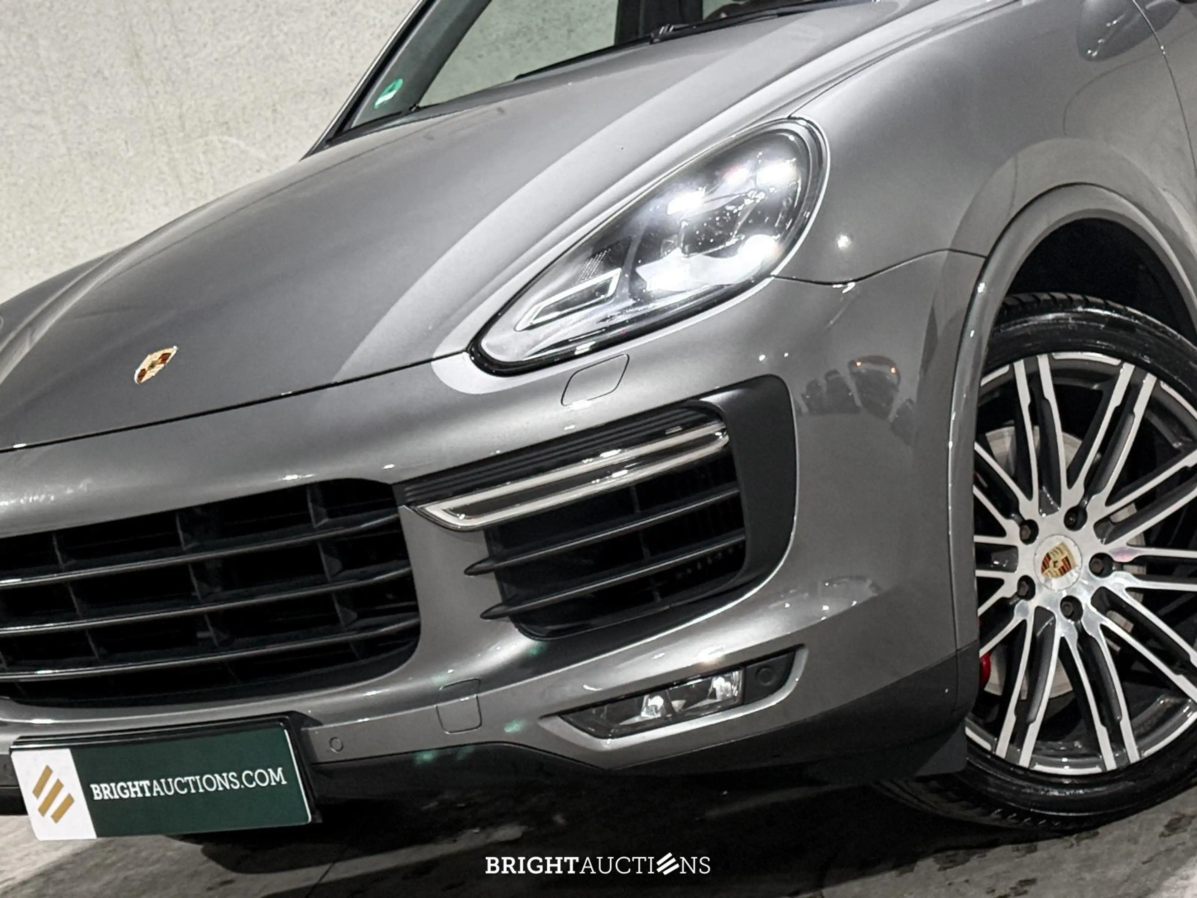 Porsche Cayenne Turbo 4.8 V8 — photo 4