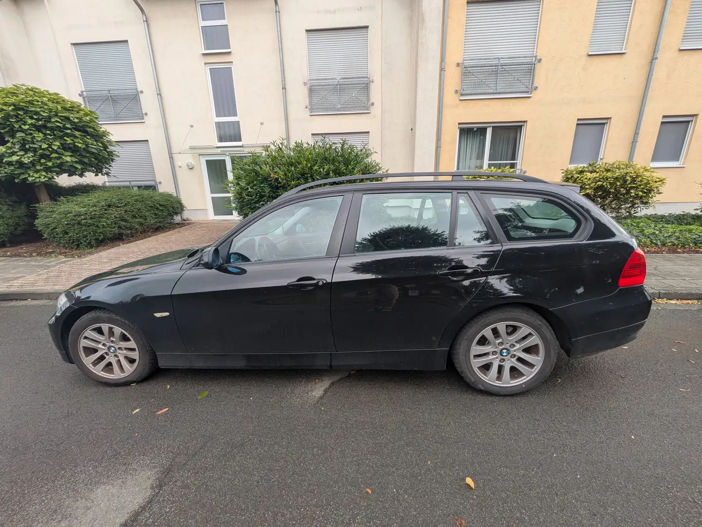BMW 318 318i Touring Black - 1