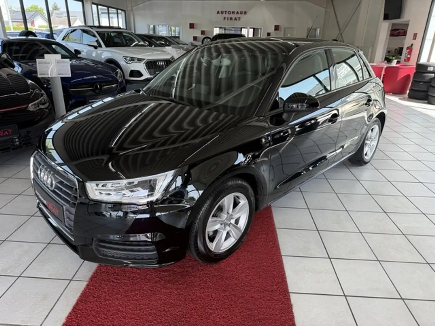 Audi A1 Sportback Navi+SHZ+Alu+PDC+Bi-Xenon Schwarz - 1