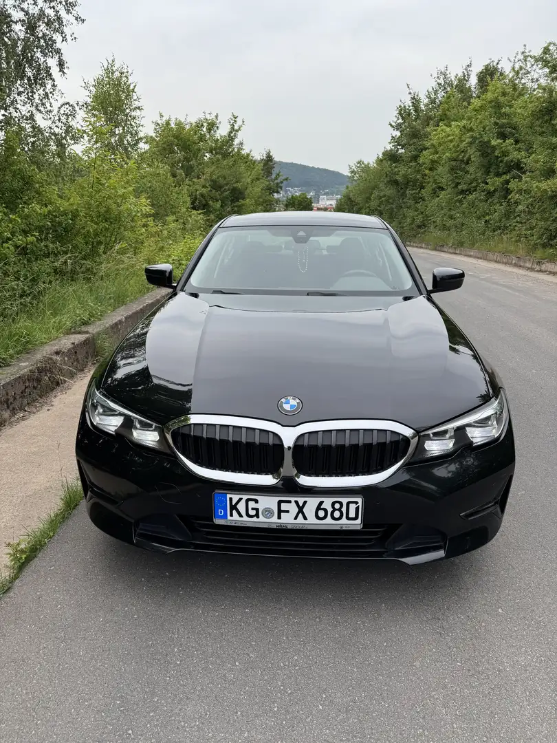 BMW 318 318 i Advantage Schwarz - 1