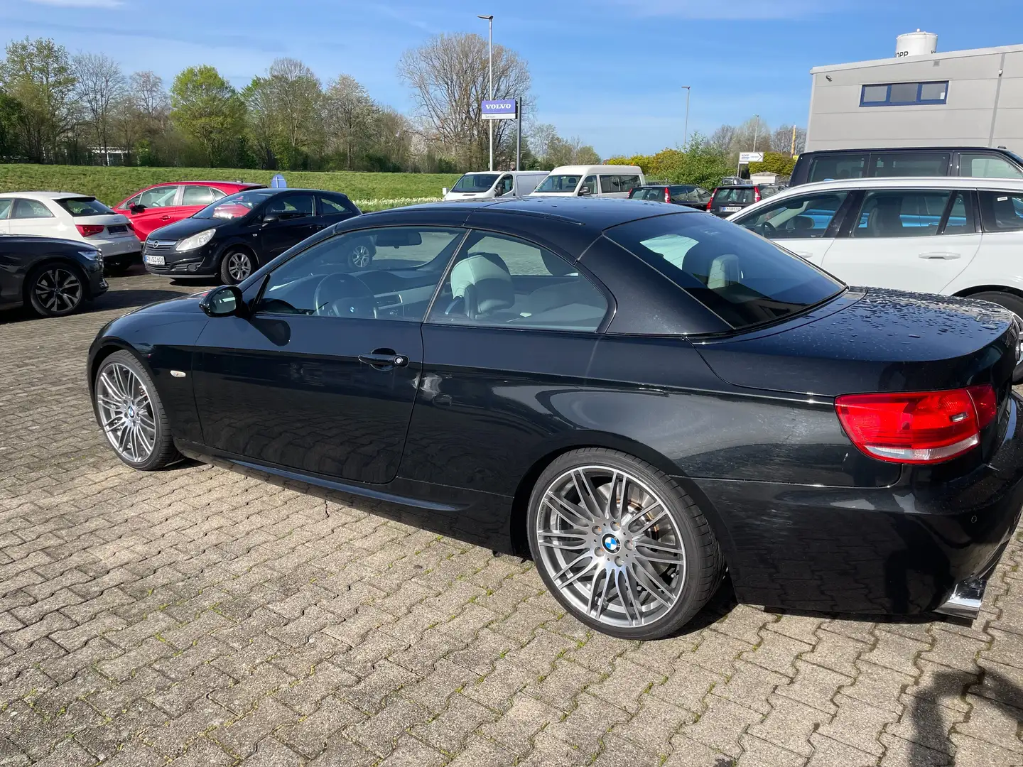 BMW 330 330i  wenig km Rentnerfahrzeug Czarny - 2