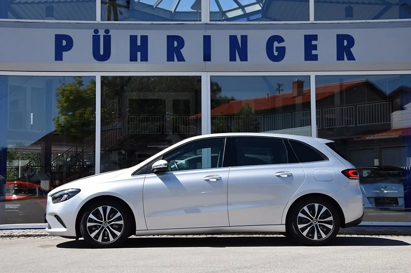 Mercedes-Benz B 250 4MATIC Aut. Silber - 1