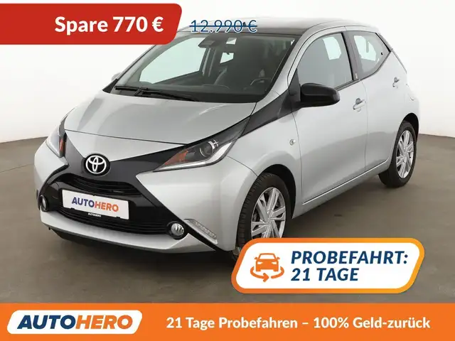 Toyota Aygo 1.0 X-Play Team D Aut*NAVI*CAM*AHK*STANDHEIZUNG*