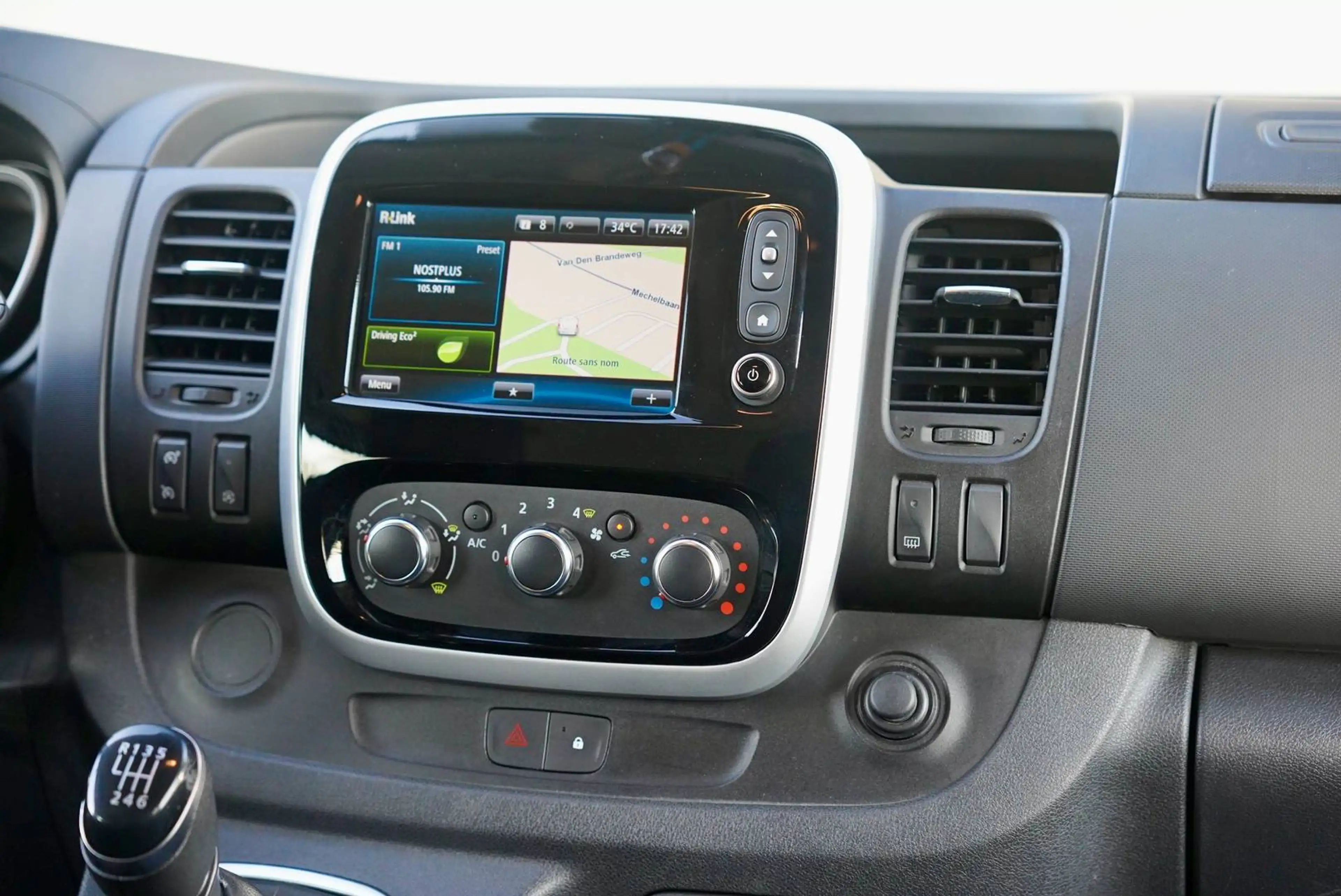 Renault Trafic 2.0 dCi 29 6 plaatsen lichte vracht — photo 20