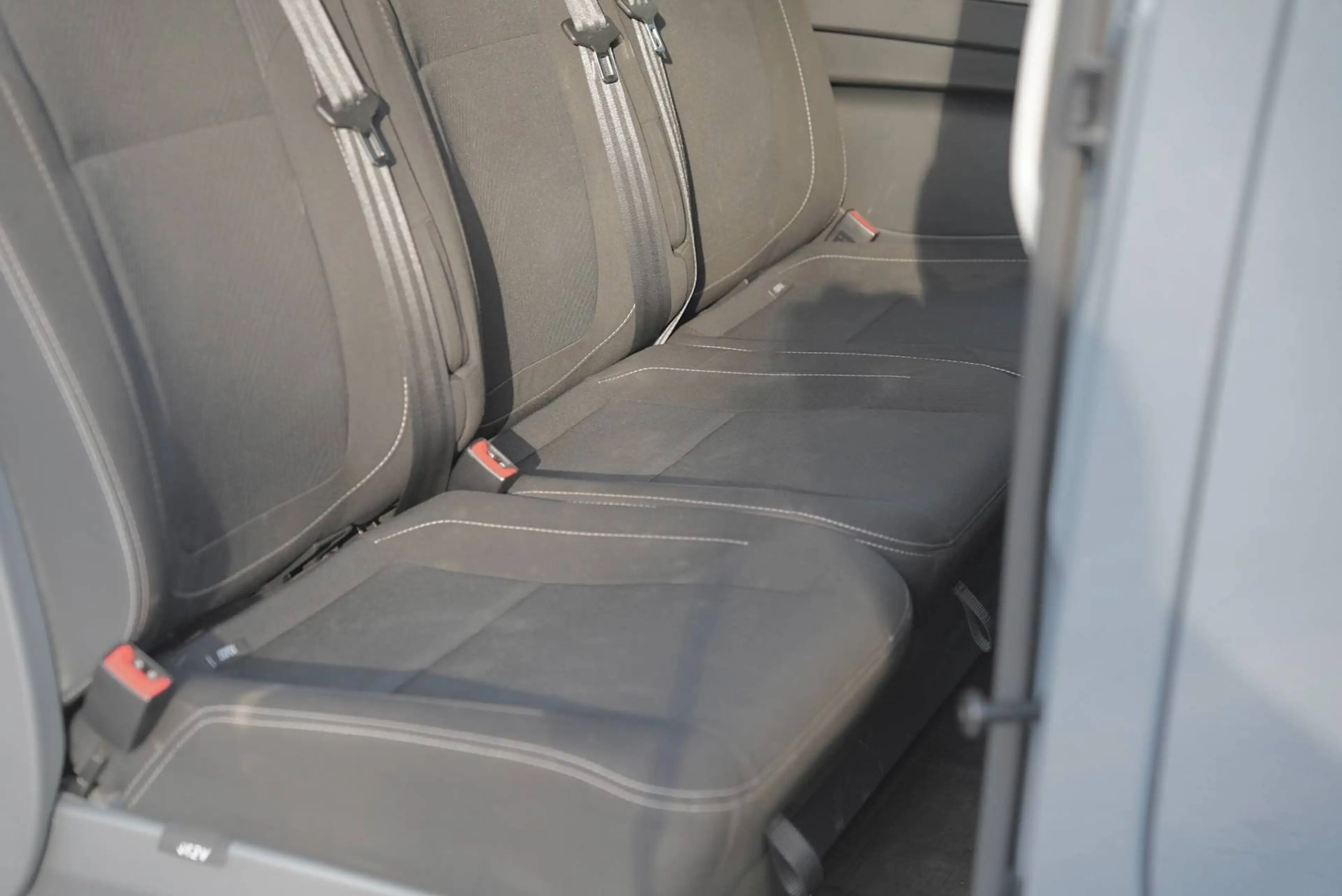 Renault Trafic 2.0 dCi 29 6 plaatsen lichte vracht — photo 31