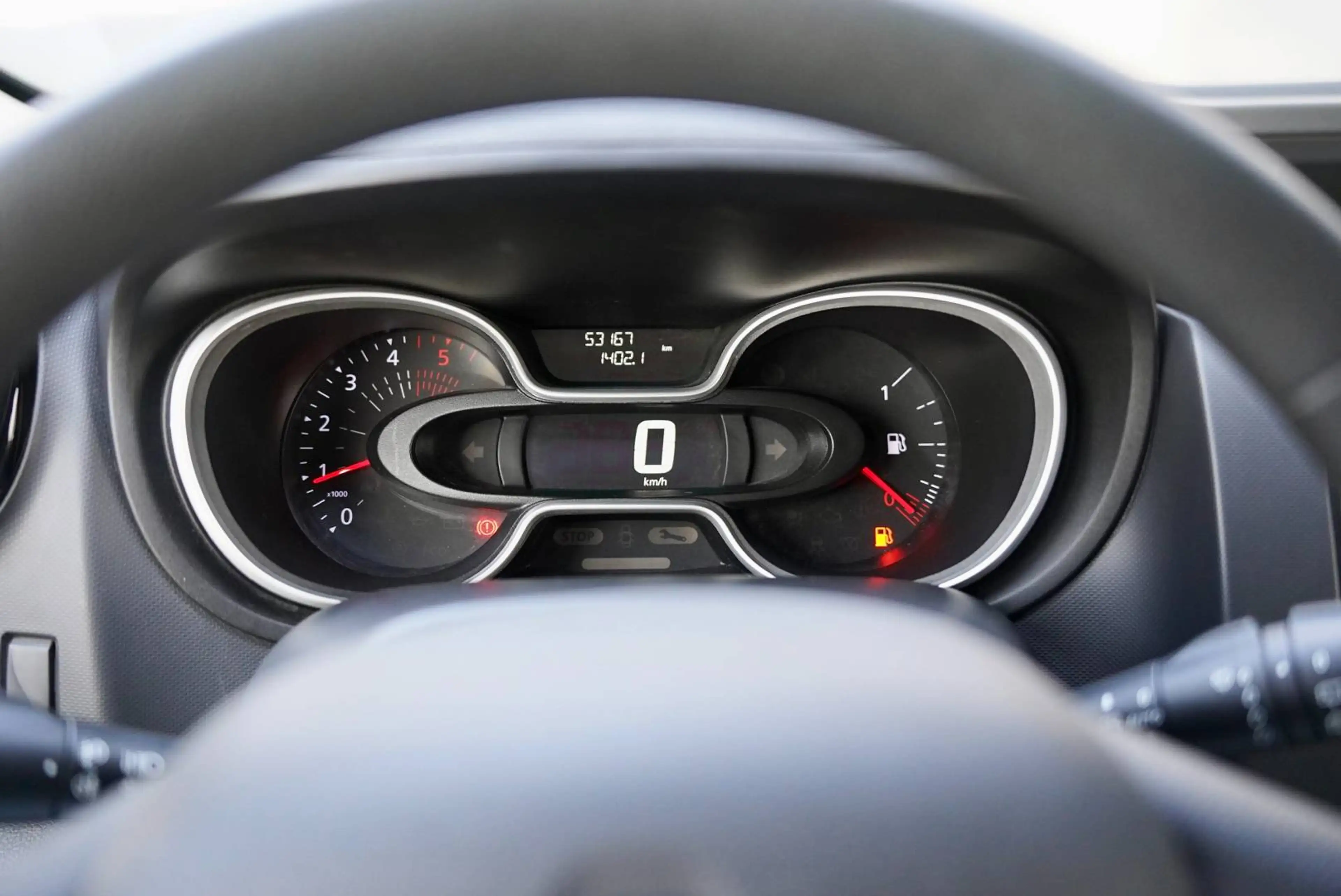 Renault Trafic 2.0 dCi 29 6 plaatsen lichte vracht — photo 15