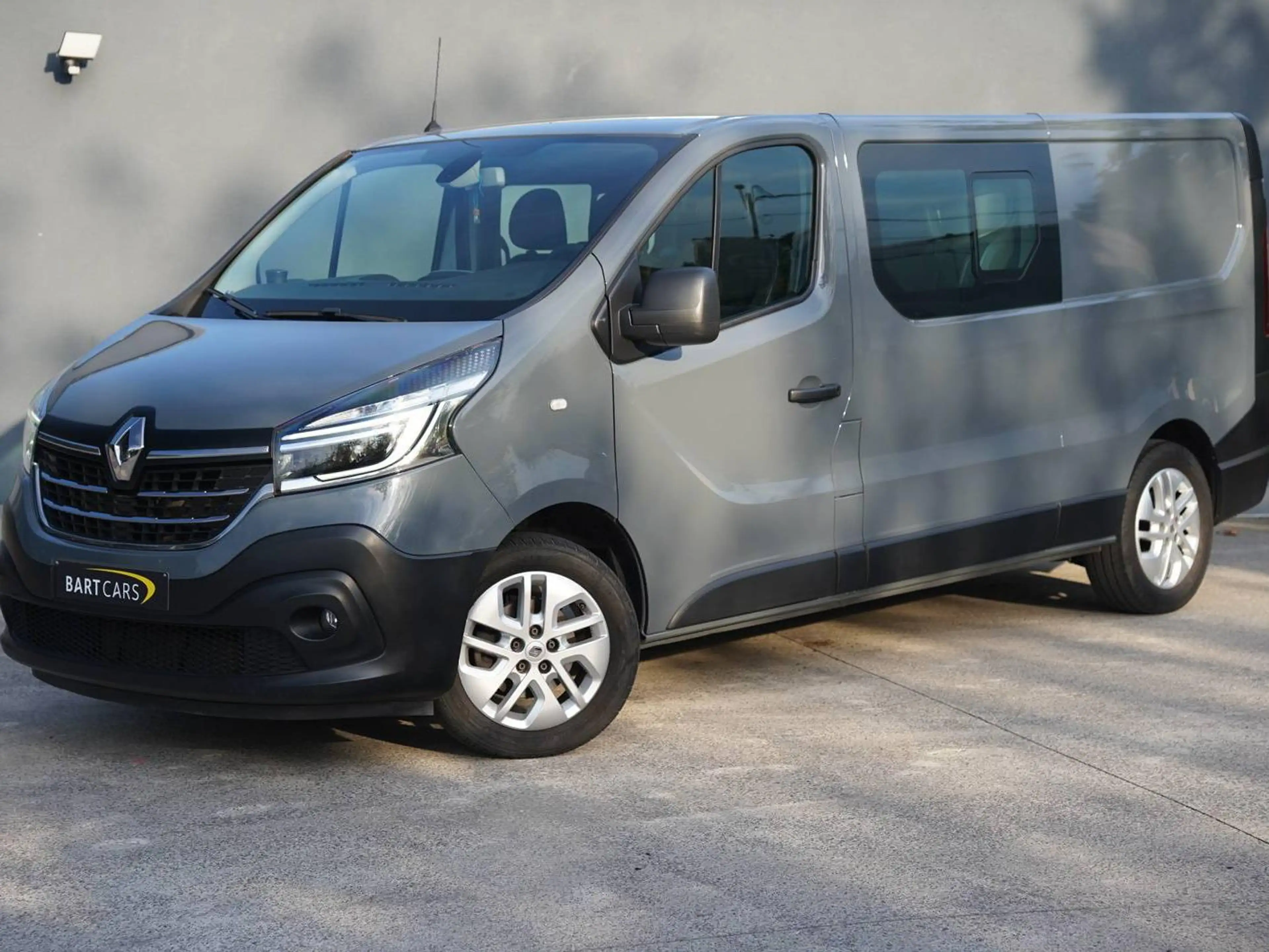 Renault Trafic 2.0 dCi 29 6 plaatsen lichte vracht — photo 3