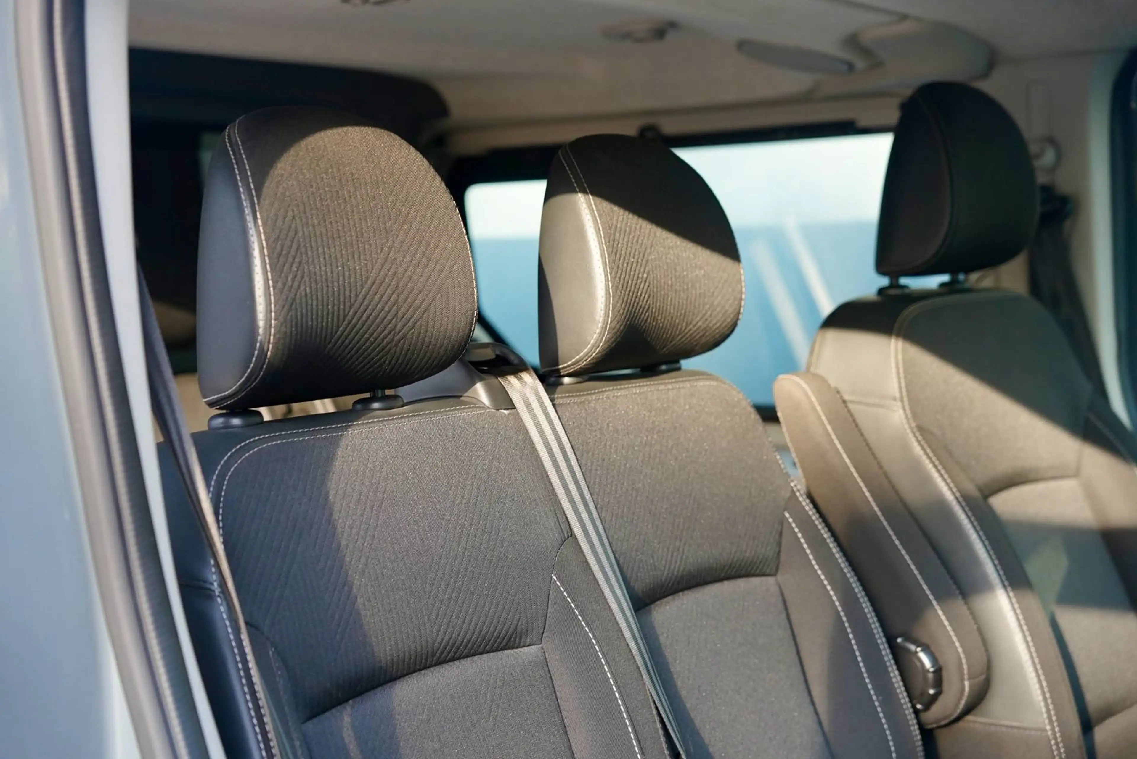 Renault Trafic 2.0 dCi 29 6 plaatsen lichte vracht — photo 30