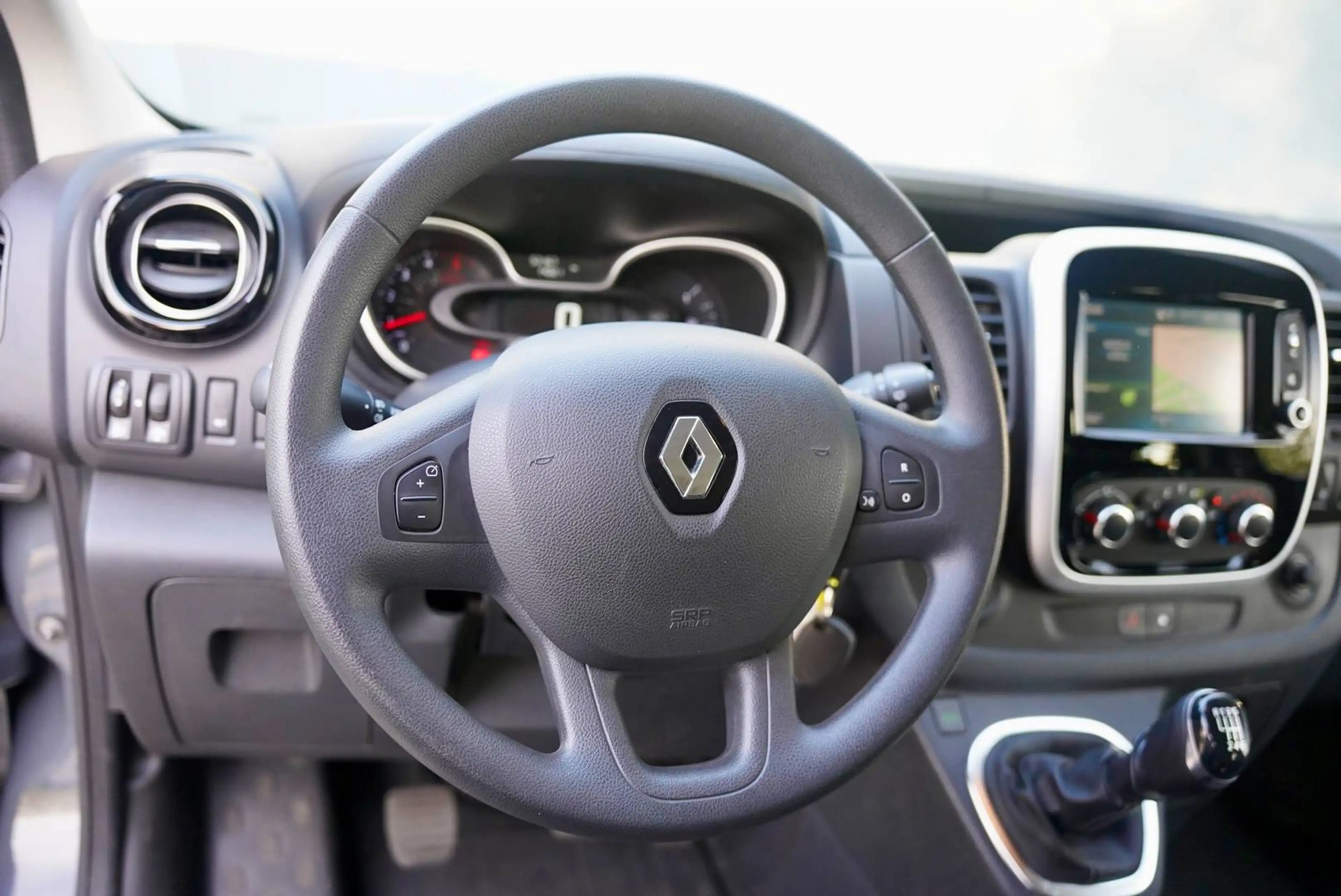 Renault Trafic 2.0 dCi 29 6 plaatsen lichte vracht — photo 16