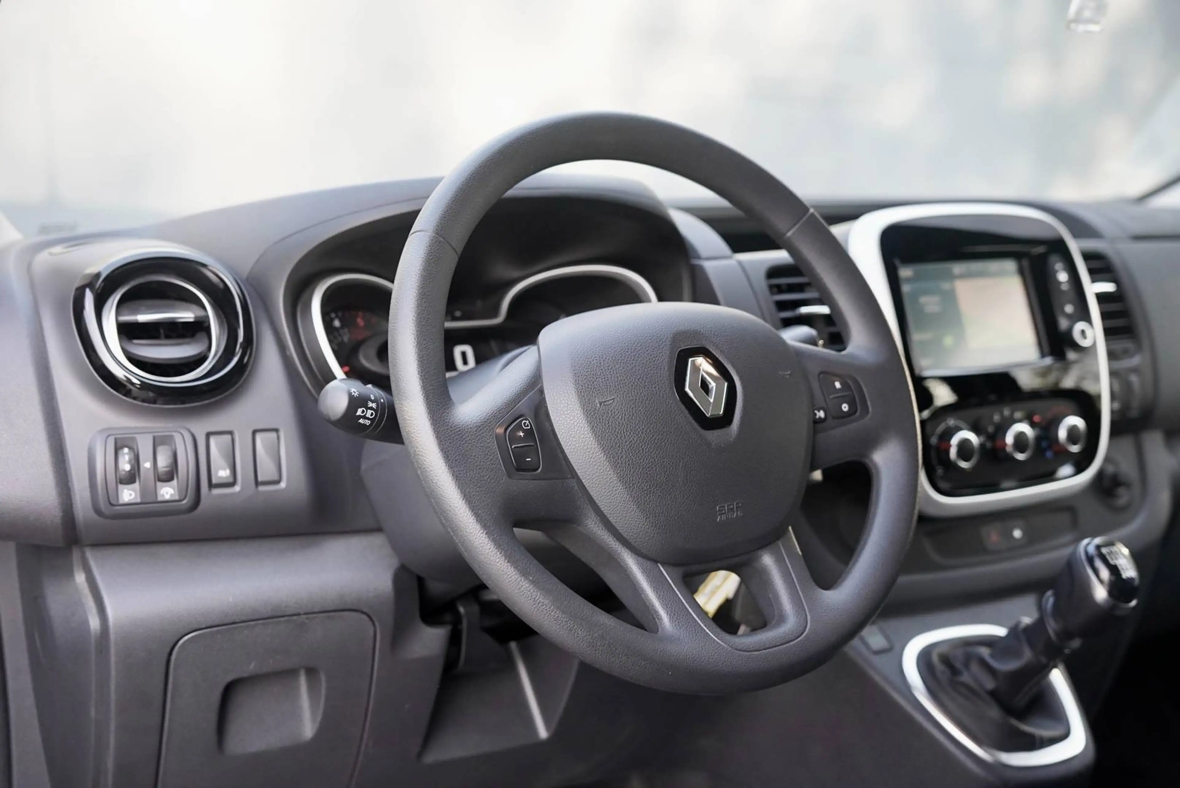 Renault Trafic 2.0 dCi 29 6 plaatsen lichte vracht — photo 12