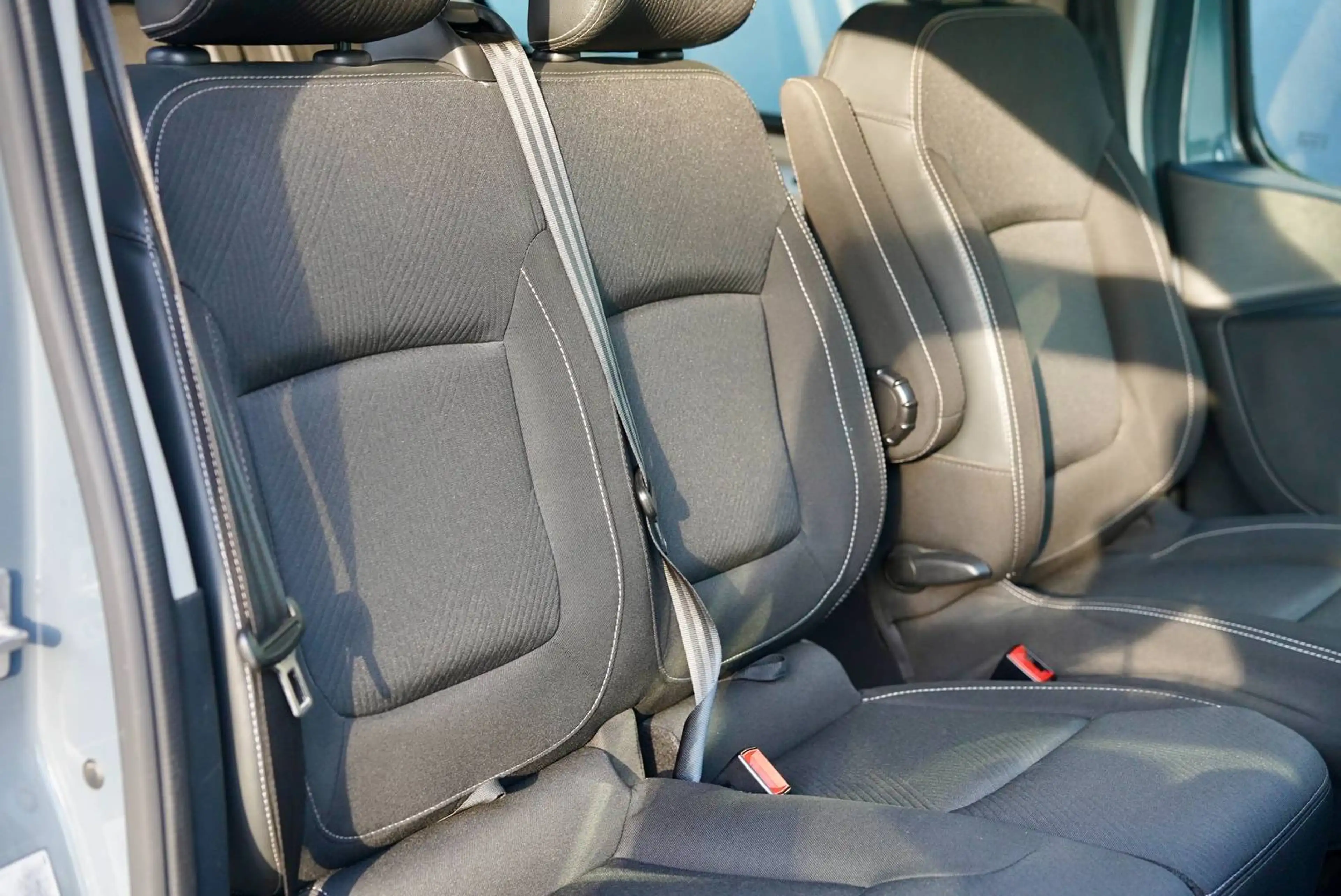 Renault Trafic 2.0 dCi 29 6 plaatsen lichte vracht — photo 29