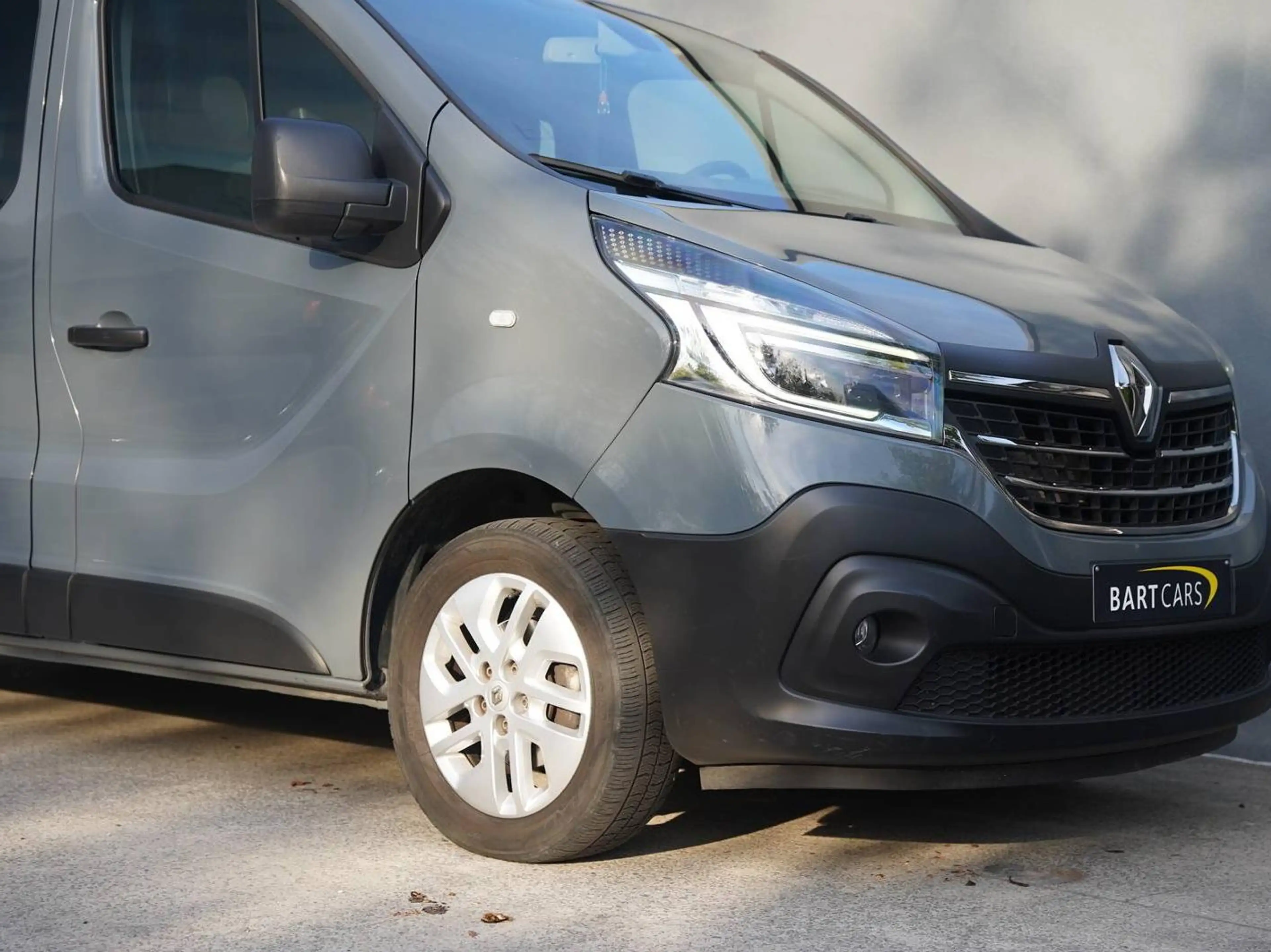 Renault Trafic 2.0 dCi 29 6 plaatsen lichte vracht — photo 4