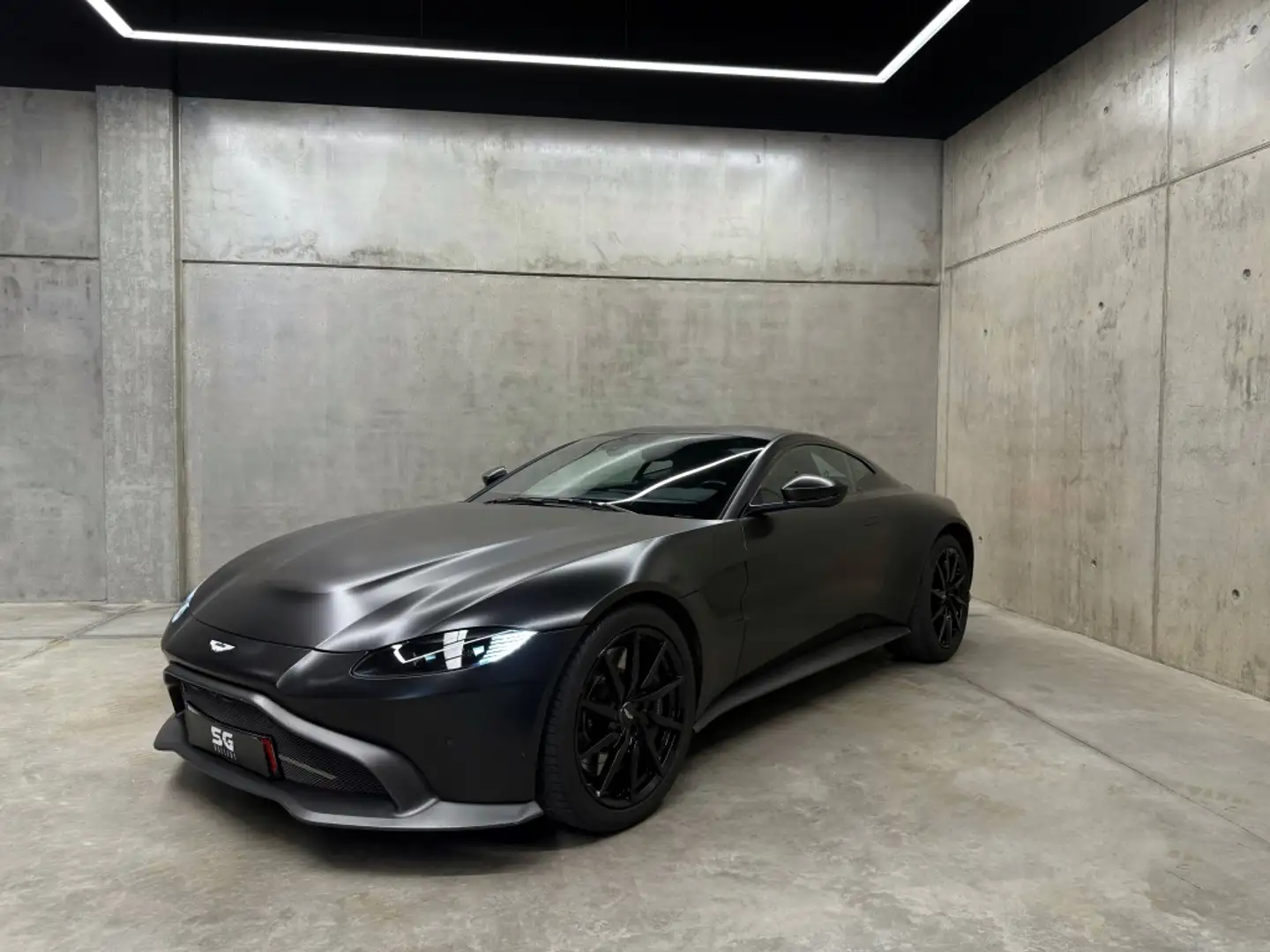 Aston Martin Vantage Negro - 2