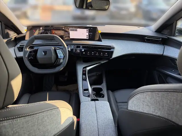 Peugeot 3008 view 9