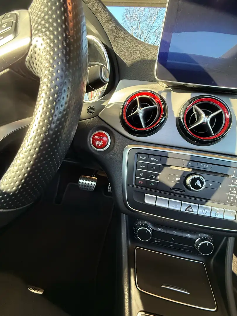 Mercedes-Benz CLA 250 Shooting Brake 4Matic 7G-DCT Sport - 2