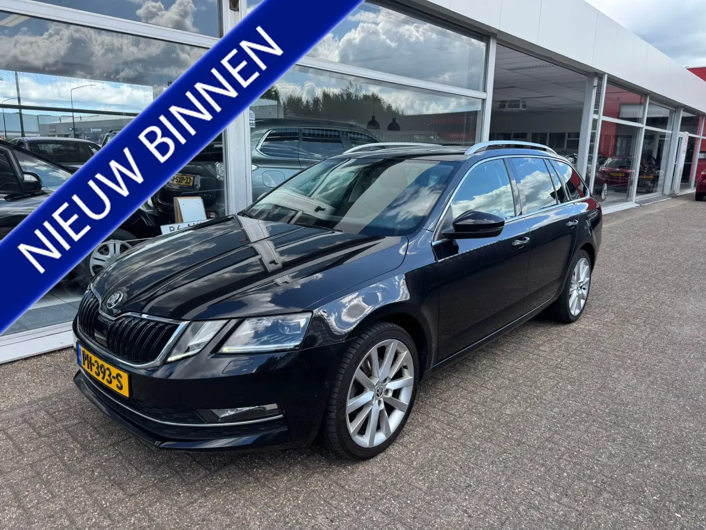 Skoda Octavia Combi 1.0 TSI Greentech Style Business | 2e eigena Zwart - 1