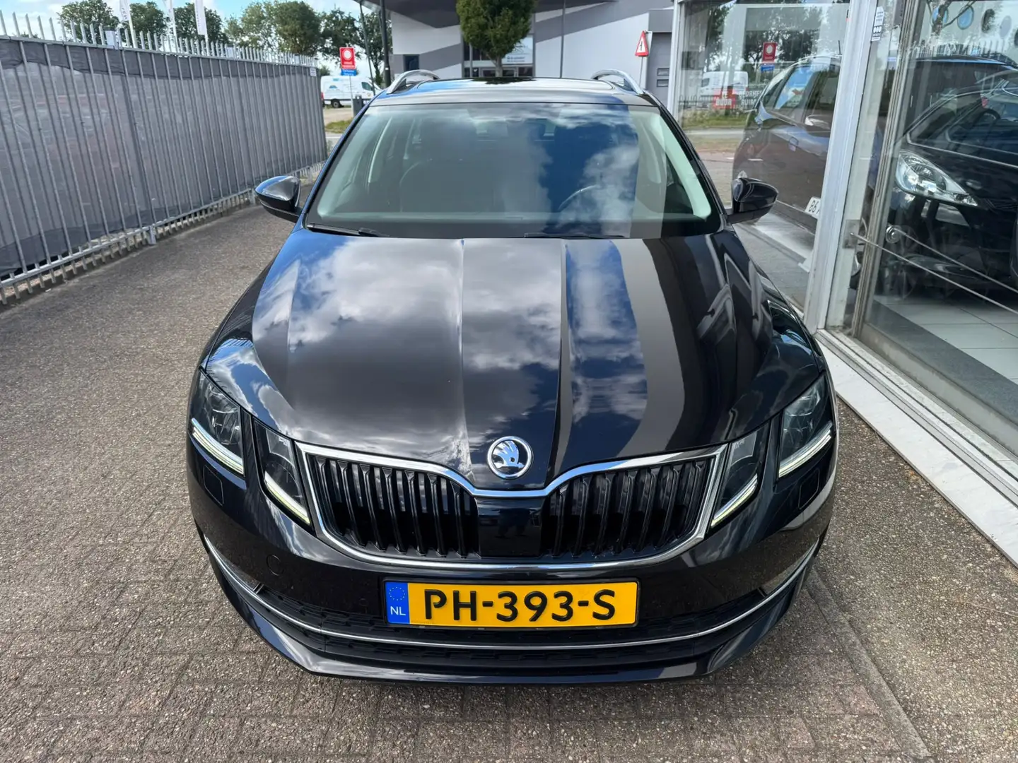 Skoda Octavia Combi 1.0 TSI Greentech Style Business | 2e eigena Zwart - 2