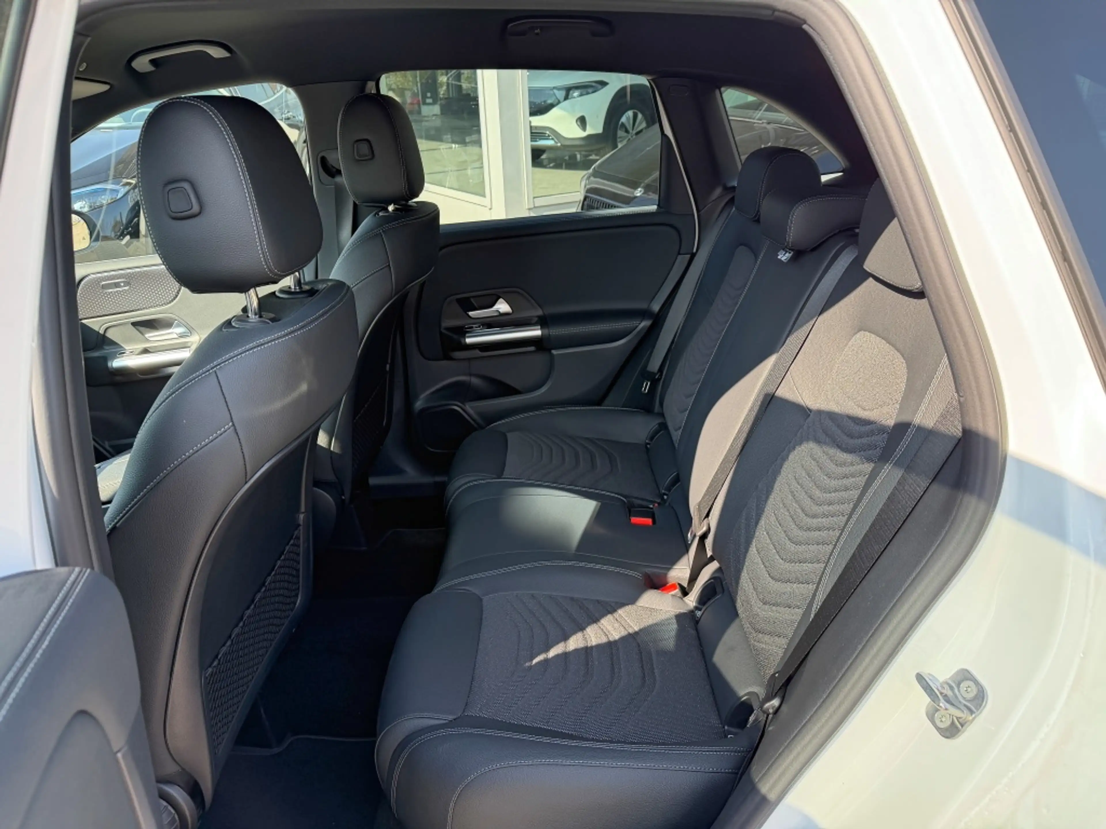 Mercedes-Benz B 200 Night AHK WinterP+M&S16" MultB — photo 13