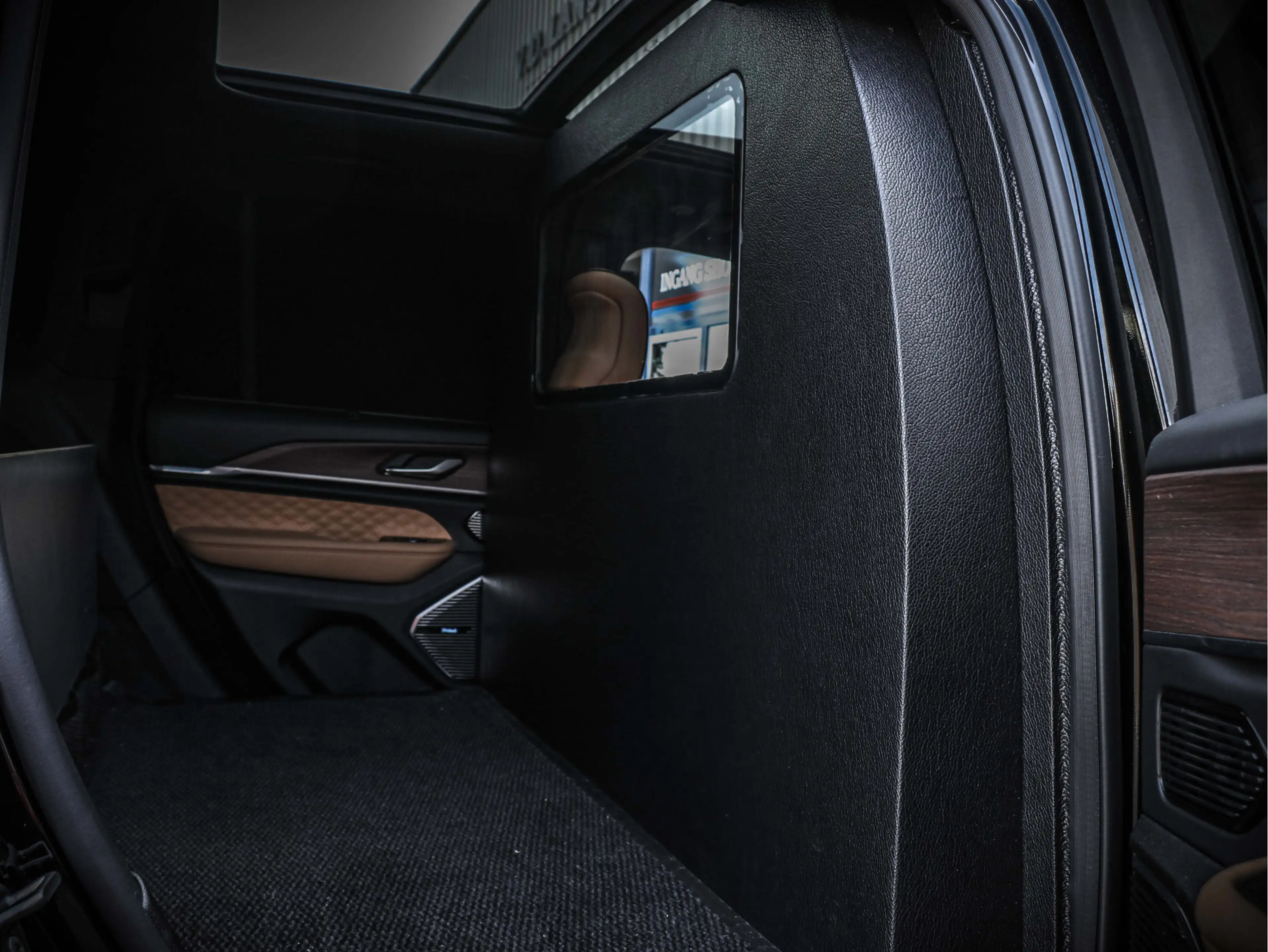 Jeep Grand Cherokee | Prins LPG | Night Edition 5.7L Hemi V8 — photo 15
