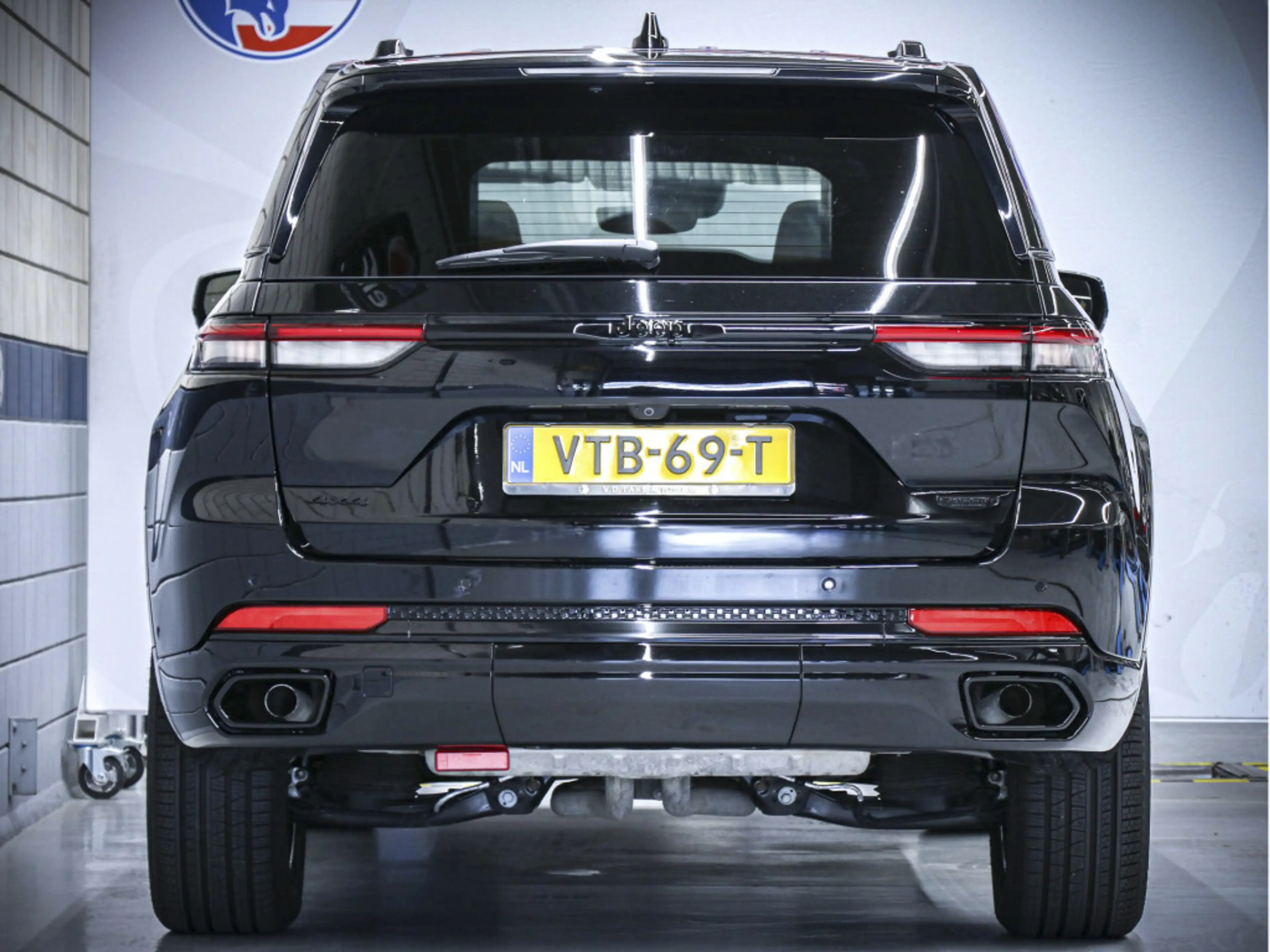 Jeep Grand Cherokee | Prins LPG | Night Edition 5.7L Hemi V8 — photo 4
