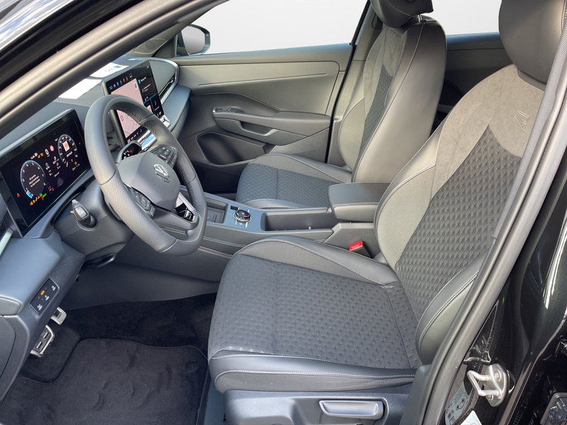 Volkswagen T-Roc 1.5 eTSI DSG R-Line IQ Light — photo 8